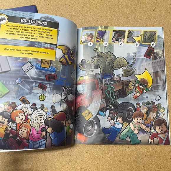 LEGO The Batman Movie Comics, Story & Activities Paperback book - Picture 4 of 4